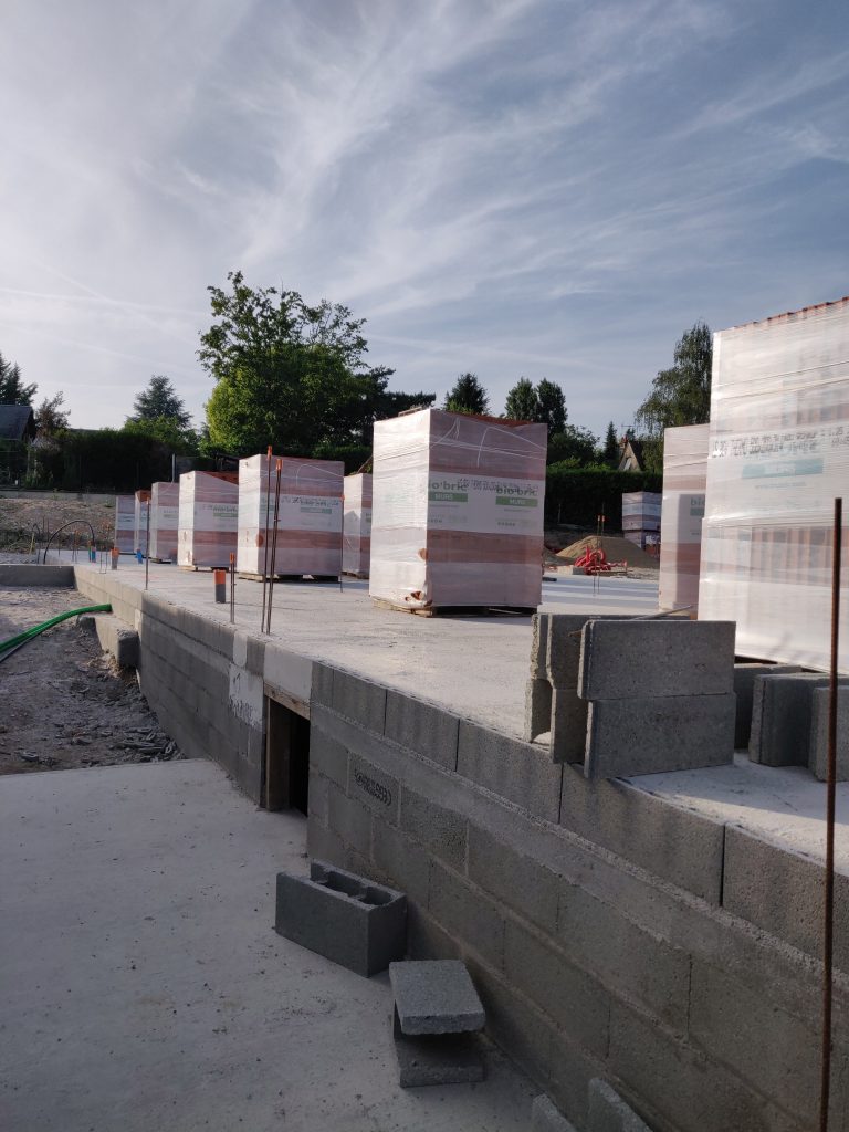 Arrivée des briques pour le pôle intergénérationnel et la bibliothèque fin mai 2026