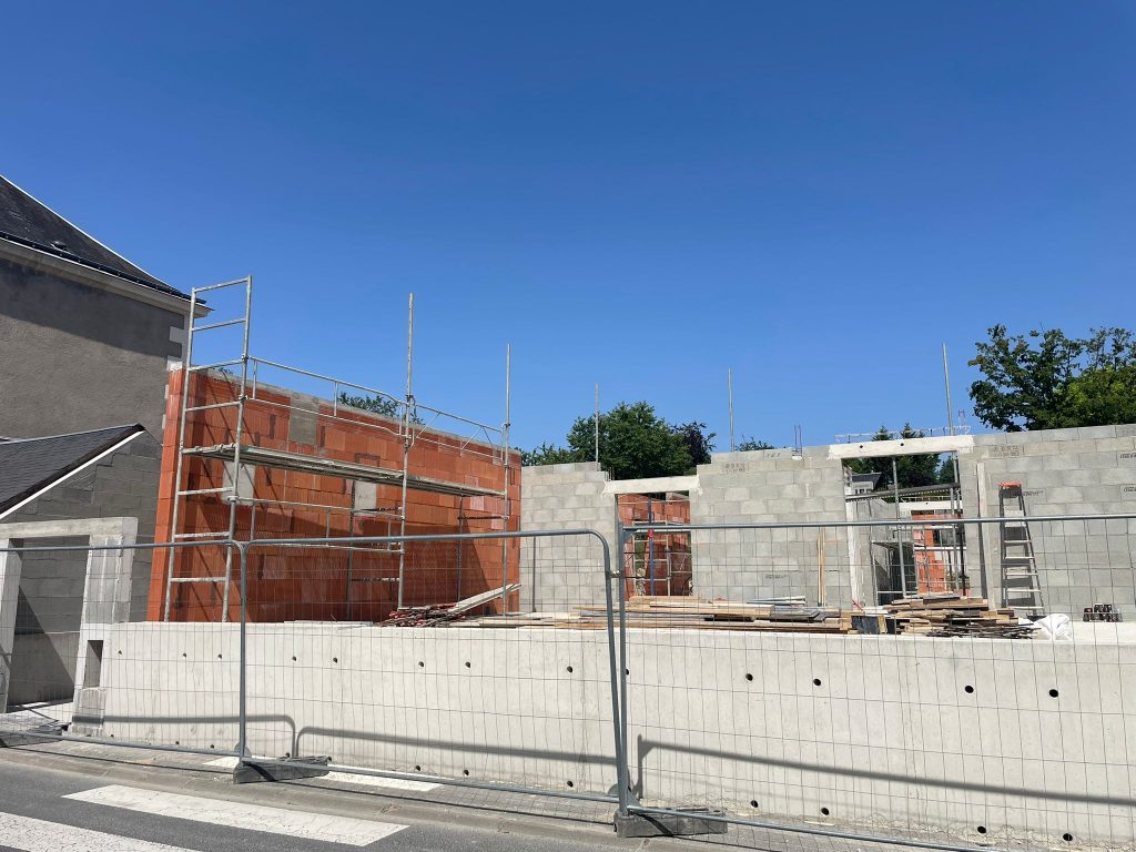Mur coté ouest salle intergénérationnelle